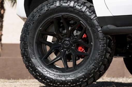 FUEL | FC854 FLUX | 17X9 6X5.5 1MM OFFSET | BLACKOUT - Image 4